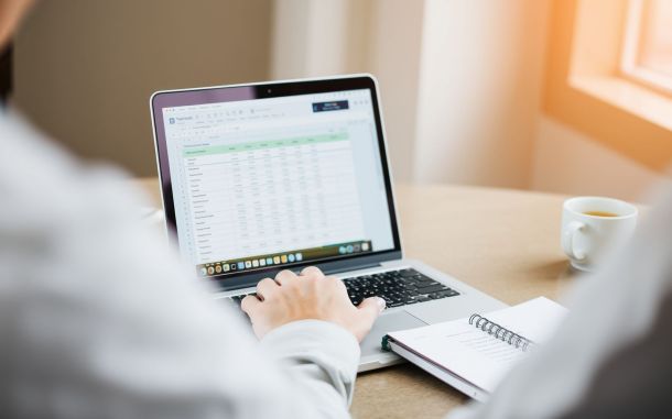 Budgeting success with effective expense tracking